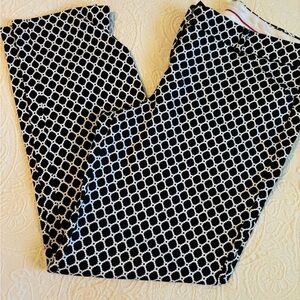 New Directions Black/White Geo Print Ankle pant